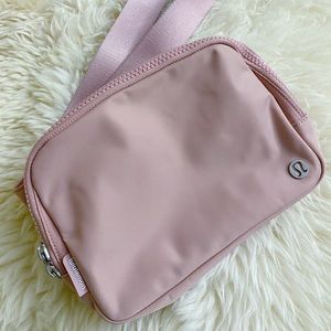 Lululemon Everywhere Belt Bag 2L; Pink Pastel
